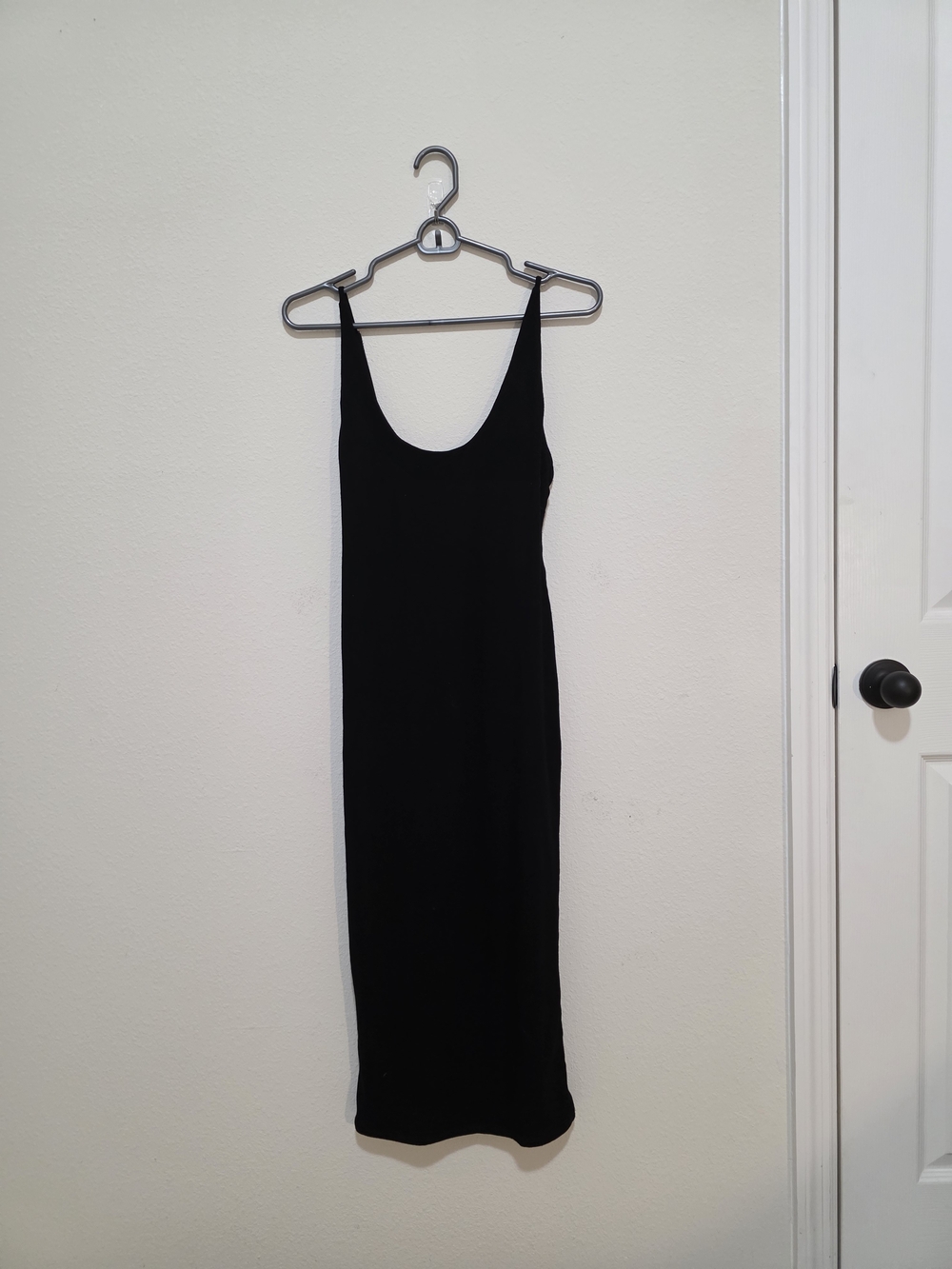 naked wardrobe Black Slim Scoop Midi Dress